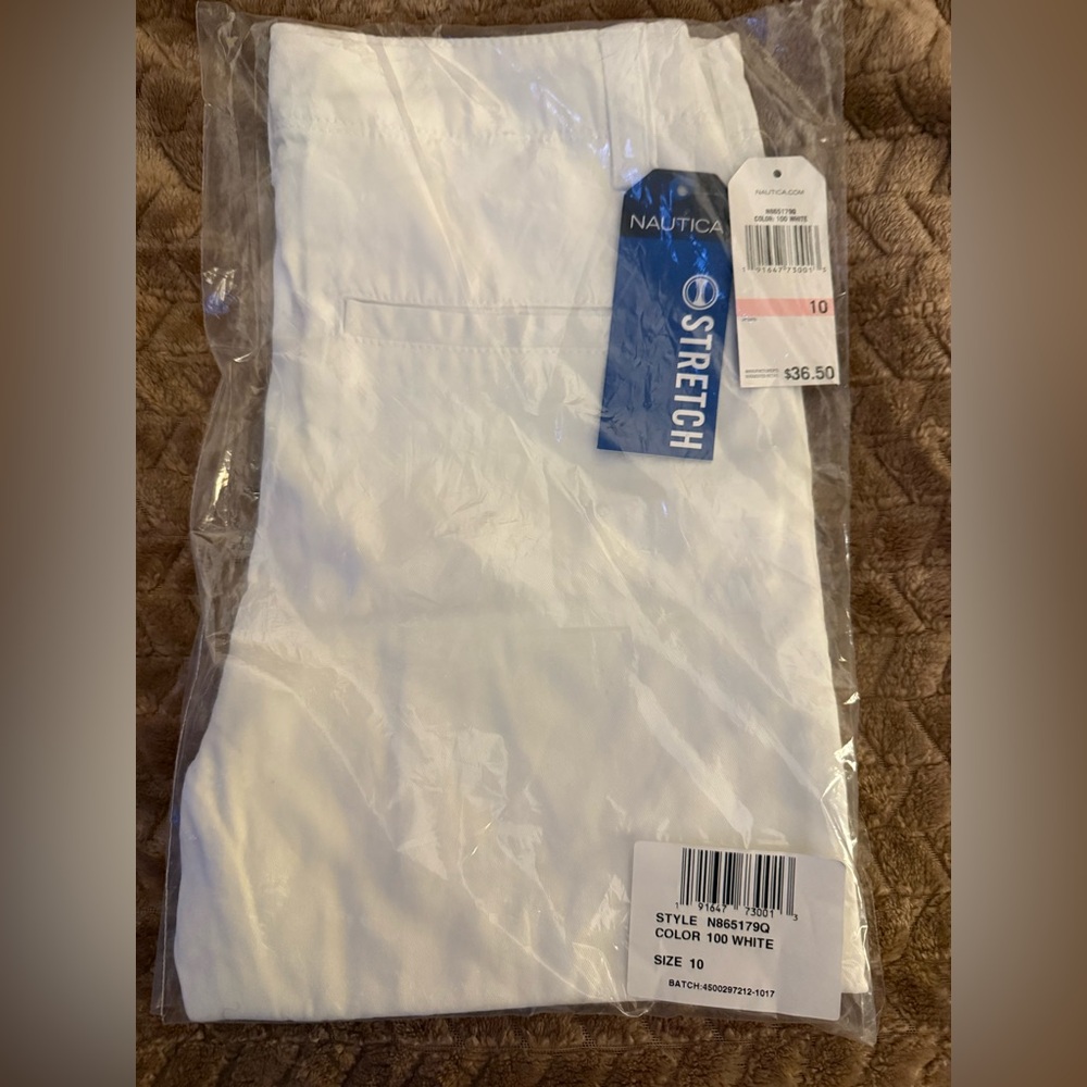 Nautica White Stretch shorts